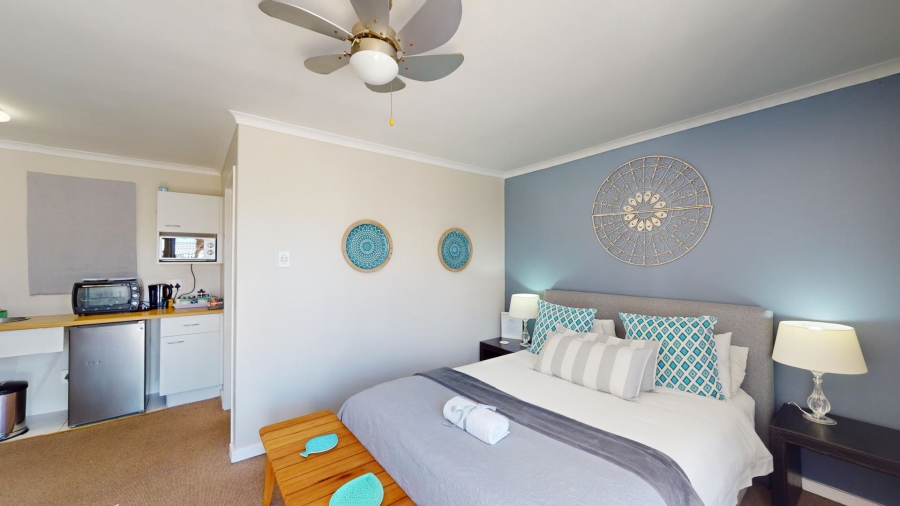 10 Bedroom Property for Sale in Summerstrand Eastern Cape